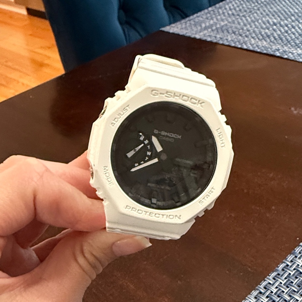 G-Shock White and Black Smartwatch